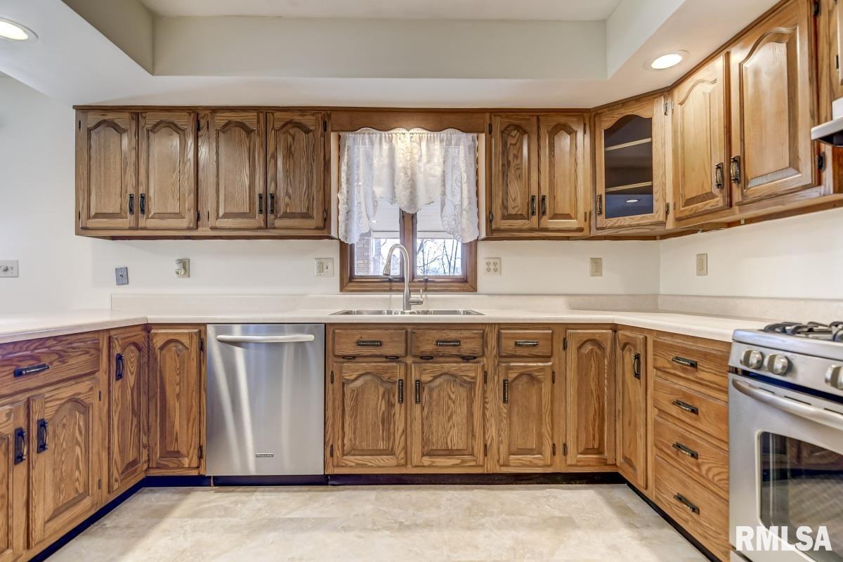 111 Allegheny Road Rochester, IL 62563 - Photo 10 of 36
