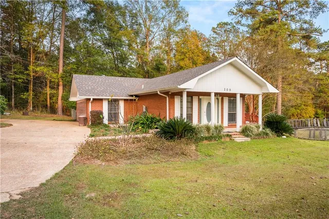 $135,000 | 108 East Hampton Drive, Pineville, LA 71360
