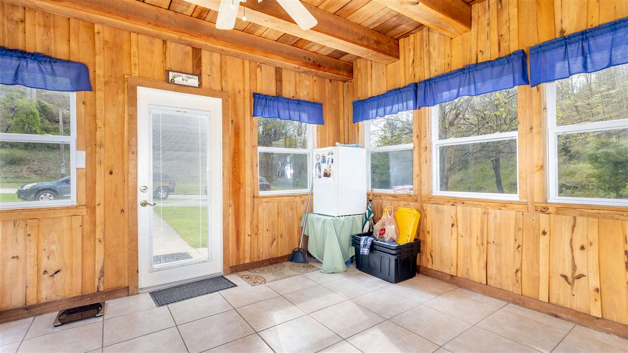 5715 Hubbards Branch Road Huntington, WV 25704 - Photo 4 of 31 Gallery Image 4