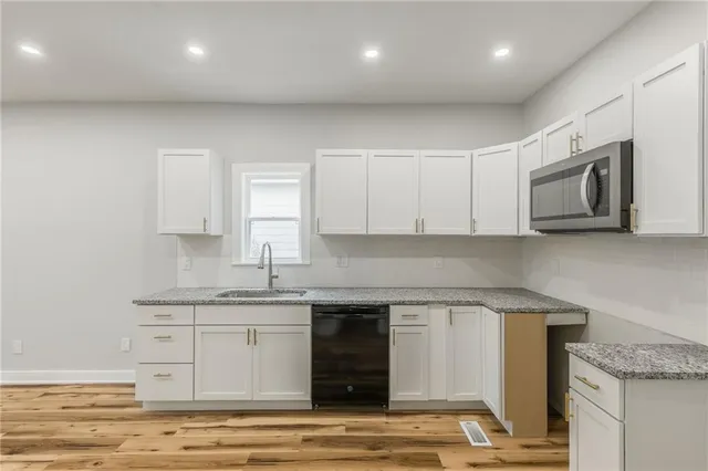 $159,000 | 410 Kensington Avenue, Kansas City, MO 64124