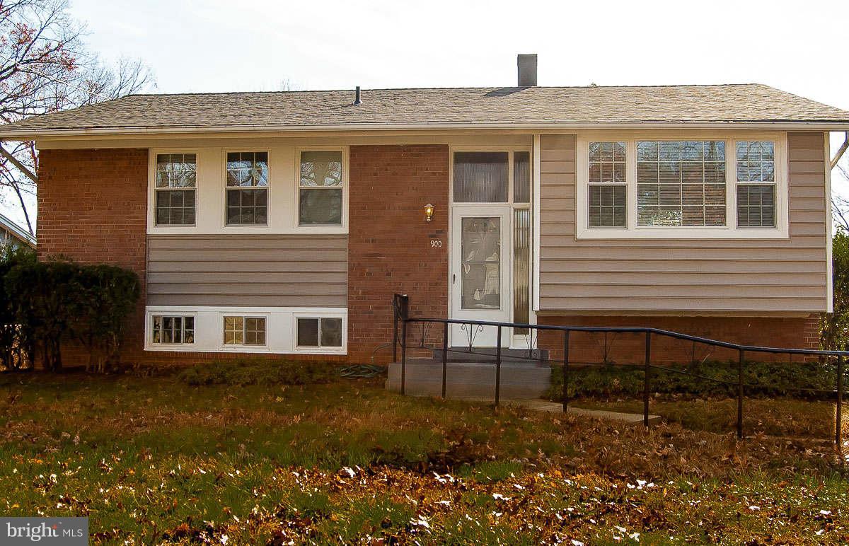 900 Malta Lane Silver Spring, MD 20901 - Photo 17 of 17 Exterior (Front)