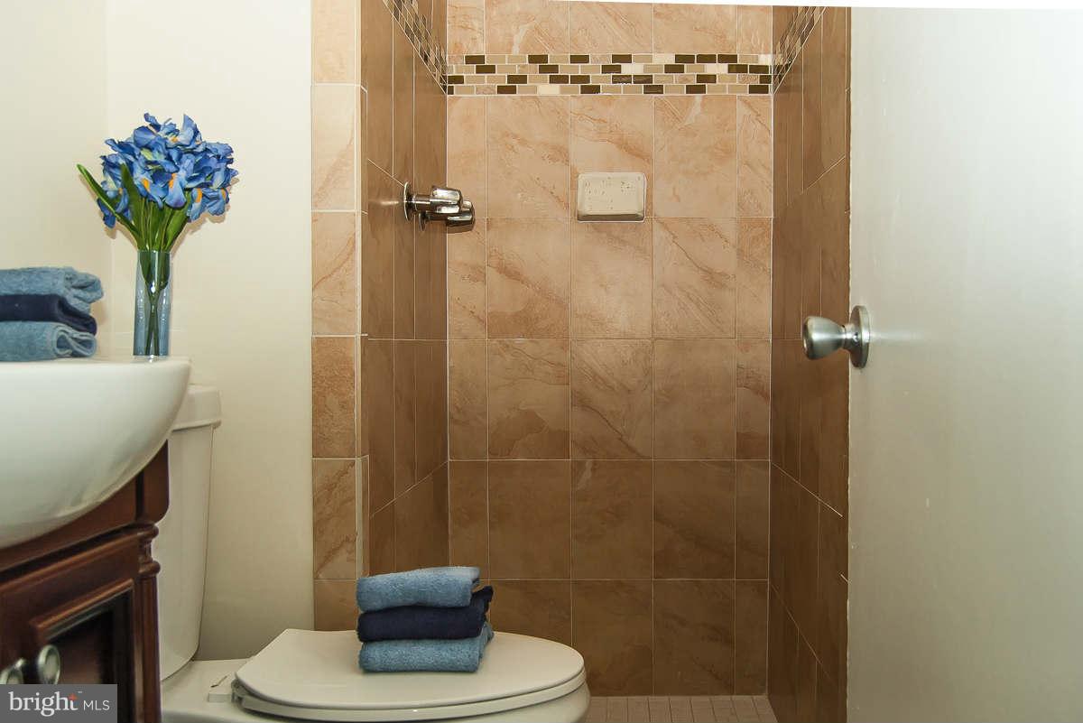 900 Malta Lane Silver Spring, MD 20901 - Photo 8 of 17 Bath (Master)