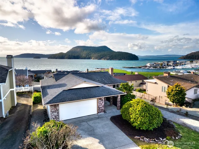 $875,000 | 5001 Kingsway, Anacortes, WA 98221
