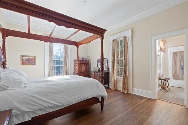 $689,000 | 2962 Midland Avenue, Memphis, TN 38111