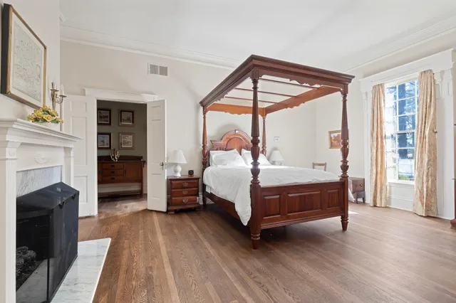 $689,000 | 2962 Midland Avenue, Memphis, TN 38111