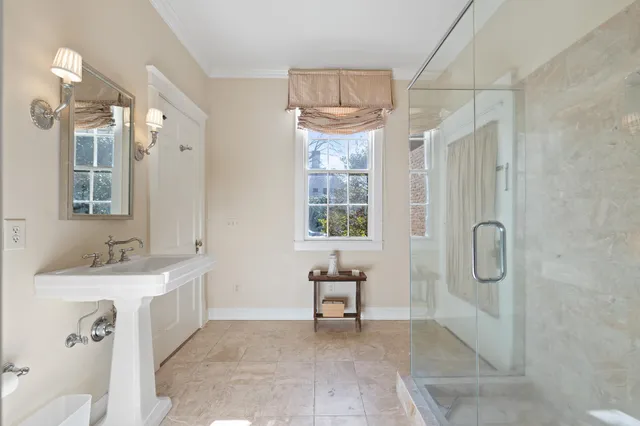 $689,000 | 2962 Midland Avenue, Memphis, TN 38111