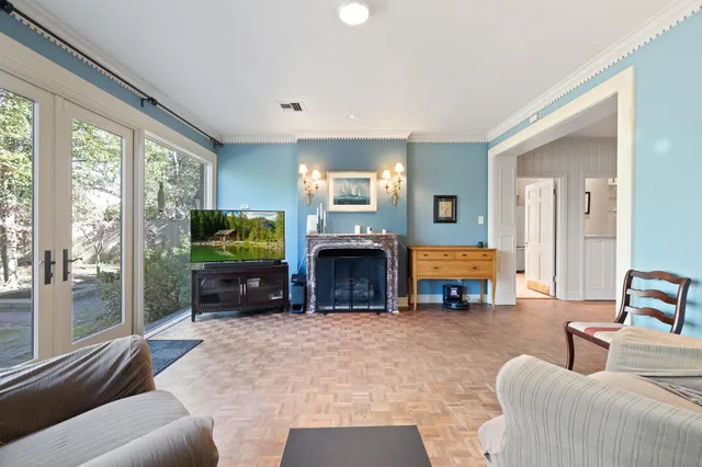 $689,000 | 2962 Midland Avenue, Memphis, TN 38111