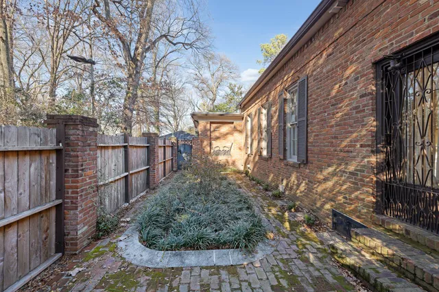 $689,000 | 2962 Midland Avenue, Memphis, TN 38111