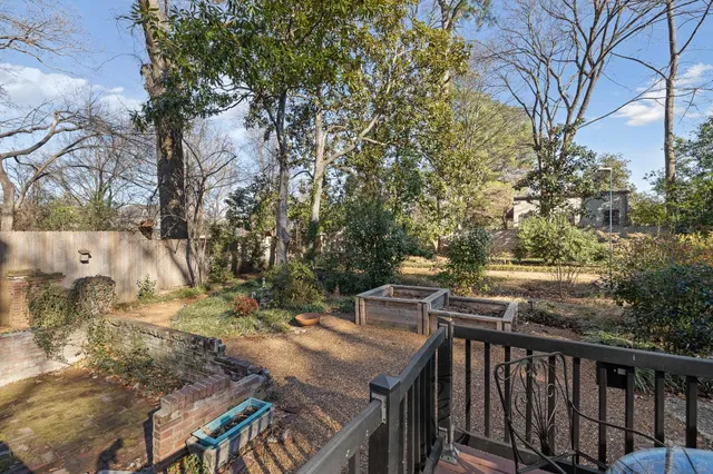 $689,000 | 2962 Midland Avenue, Memphis, TN 38111