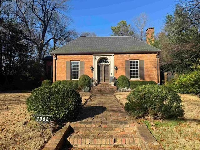 $689,000 | 2962 Midland Avenue, Memphis, TN 38111
