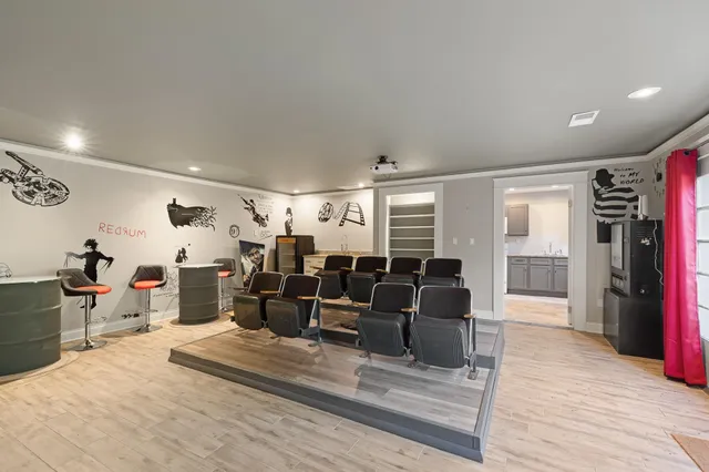 $689,000 | 2962 Midland Avenue, Memphis, TN 38111