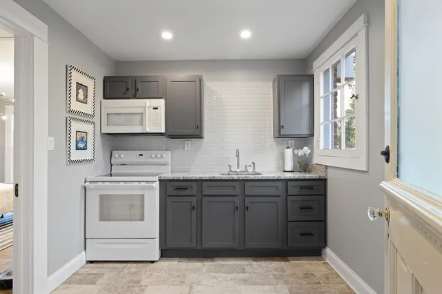 $689,000 | 2962 Midland Avenue, Memphis, TN 38111