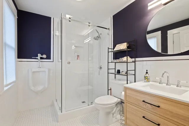 $689,000 | 2962 Midland Avenue, Memphis, TN 38111