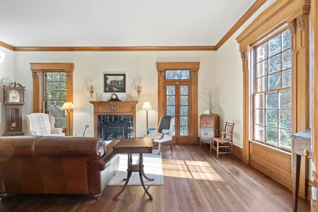 $689,000 | 2962 Midland Avenue, Memphis, TN 38111