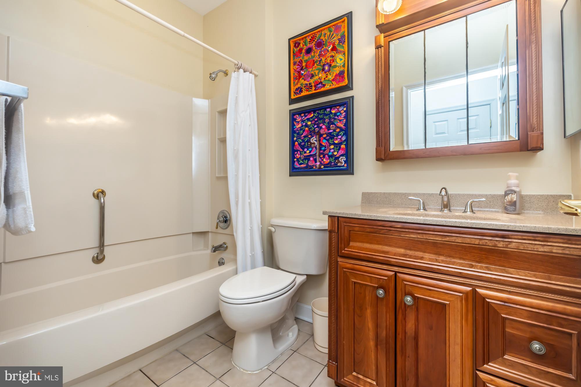 105 Hulnick Road, Unit 438 Coatesville, PA 19320 - Photo 29 of 43 full 1st floor hall bath