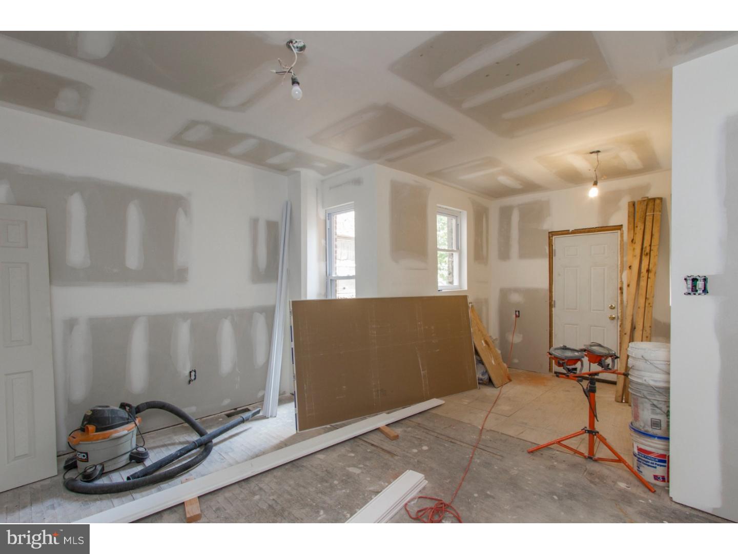 3116 Tasker Street Philadelphia, PA 19145 - Photo 5 of 11 Gallery Image 5