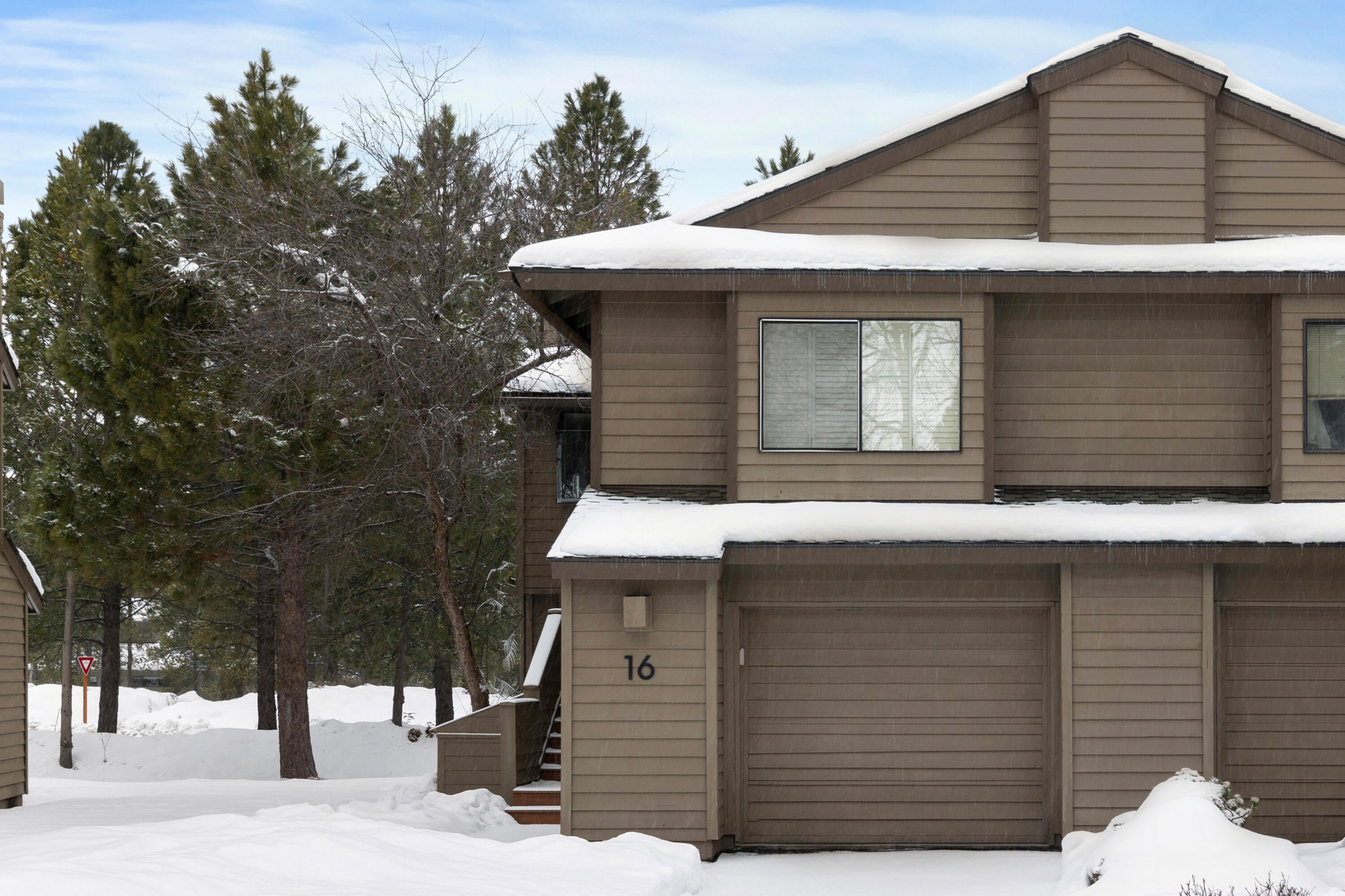 17760 West Core Road, Unit 16 Sunriver, OR 97707 - Photo 1 of 41 02-1796_250320_JILLROSELL-2