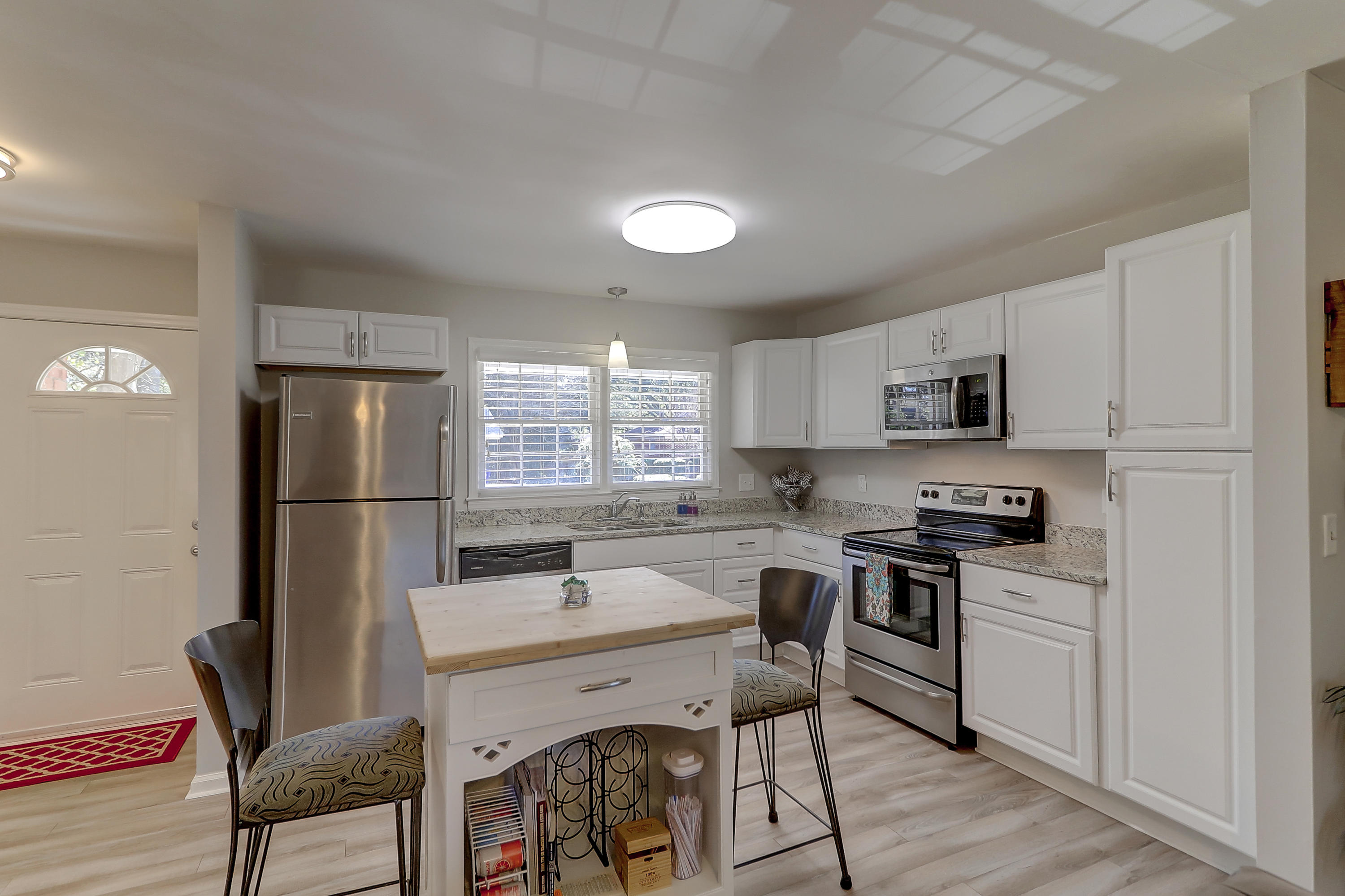 1760 Dogwood Road Charleston, SC 29414 - Photo 13 of 34 1760 Dogwood (13)
