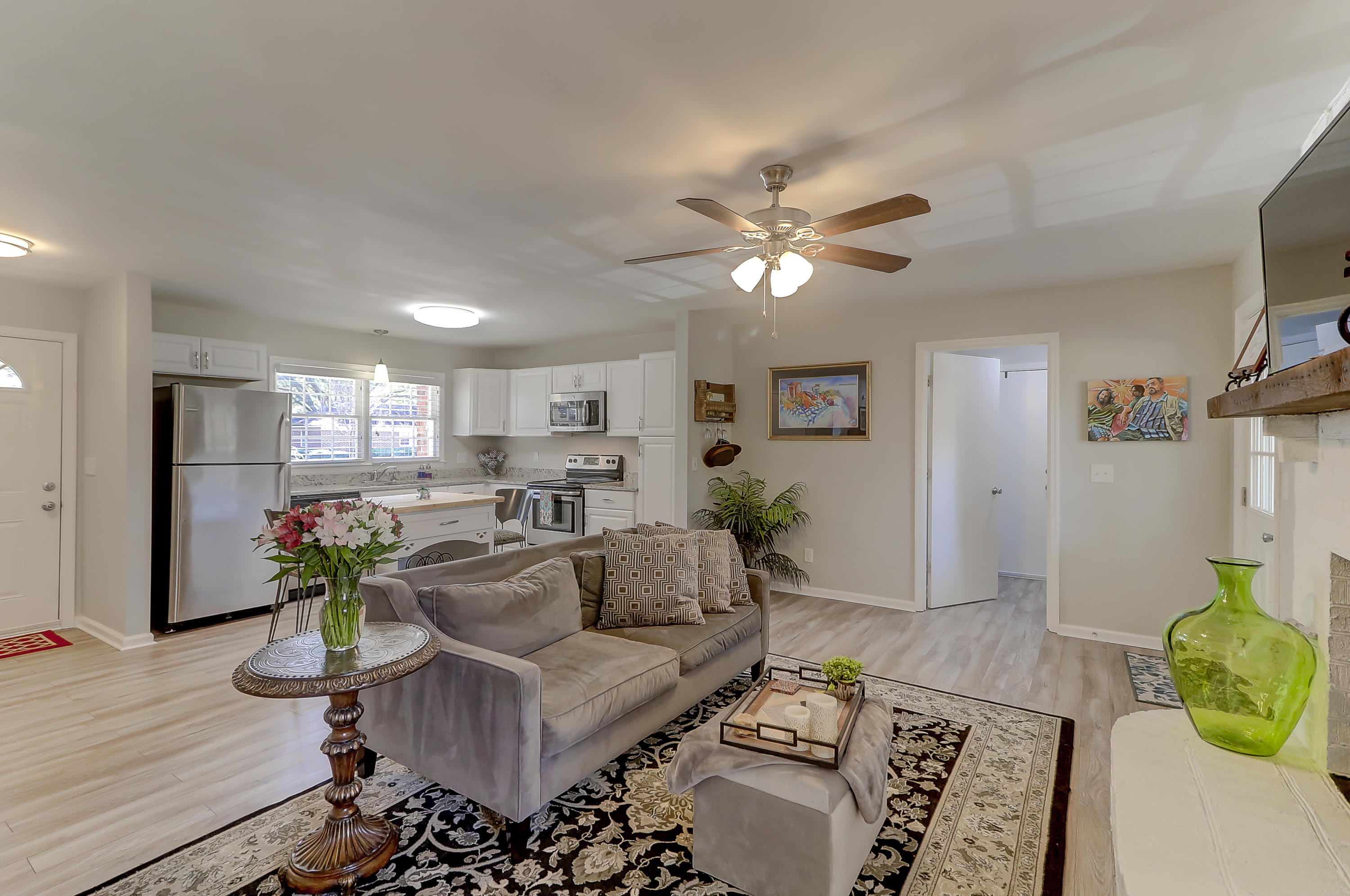 1760 Dogwood Road Charleston, SC 29414 - Photo 5 of 34 1760 Dogwood (5)