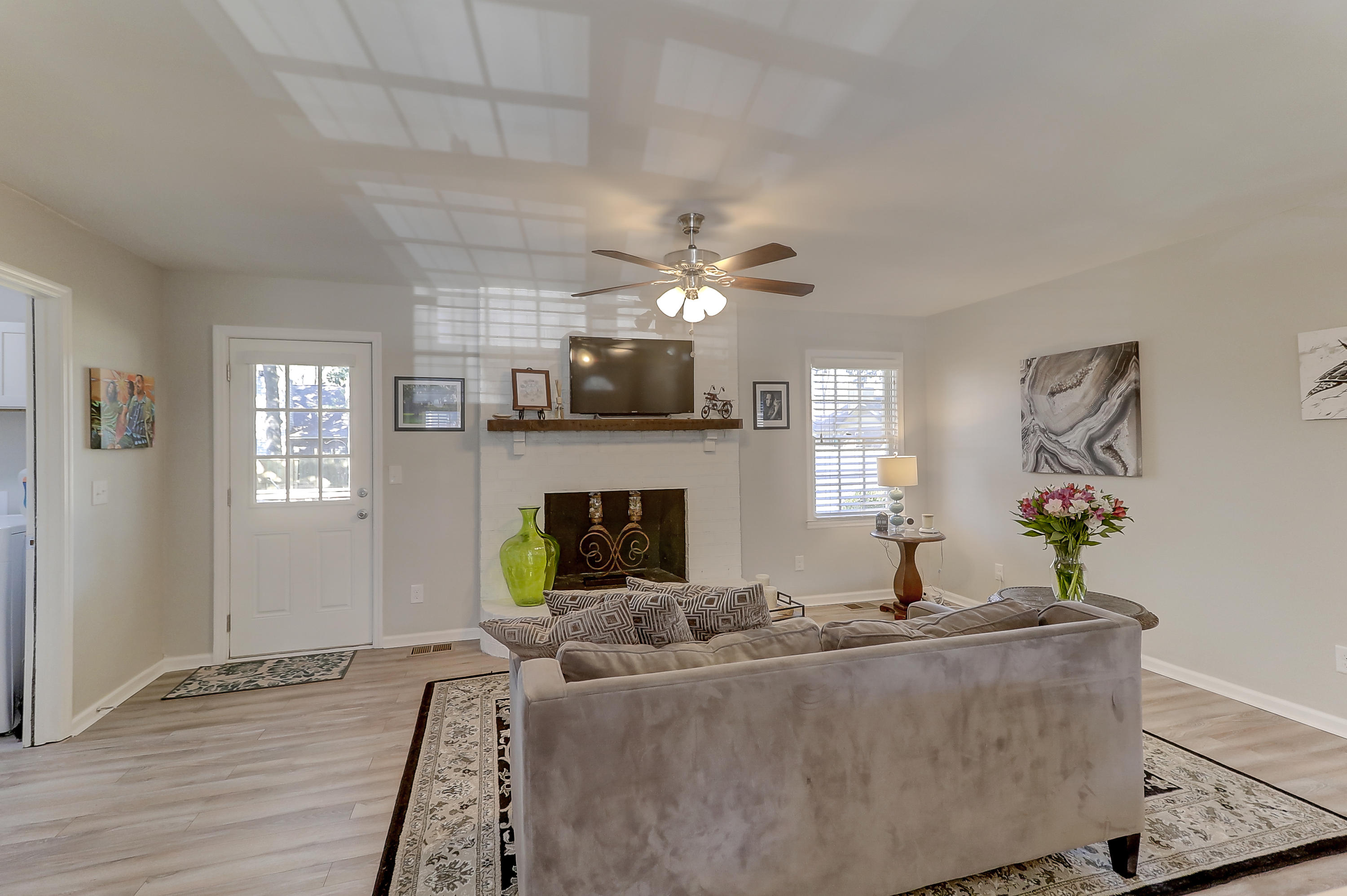 1760 Dogwood Road Charleston, SC 29414 - Photo 9 of 34 1760 Dogwood (9)