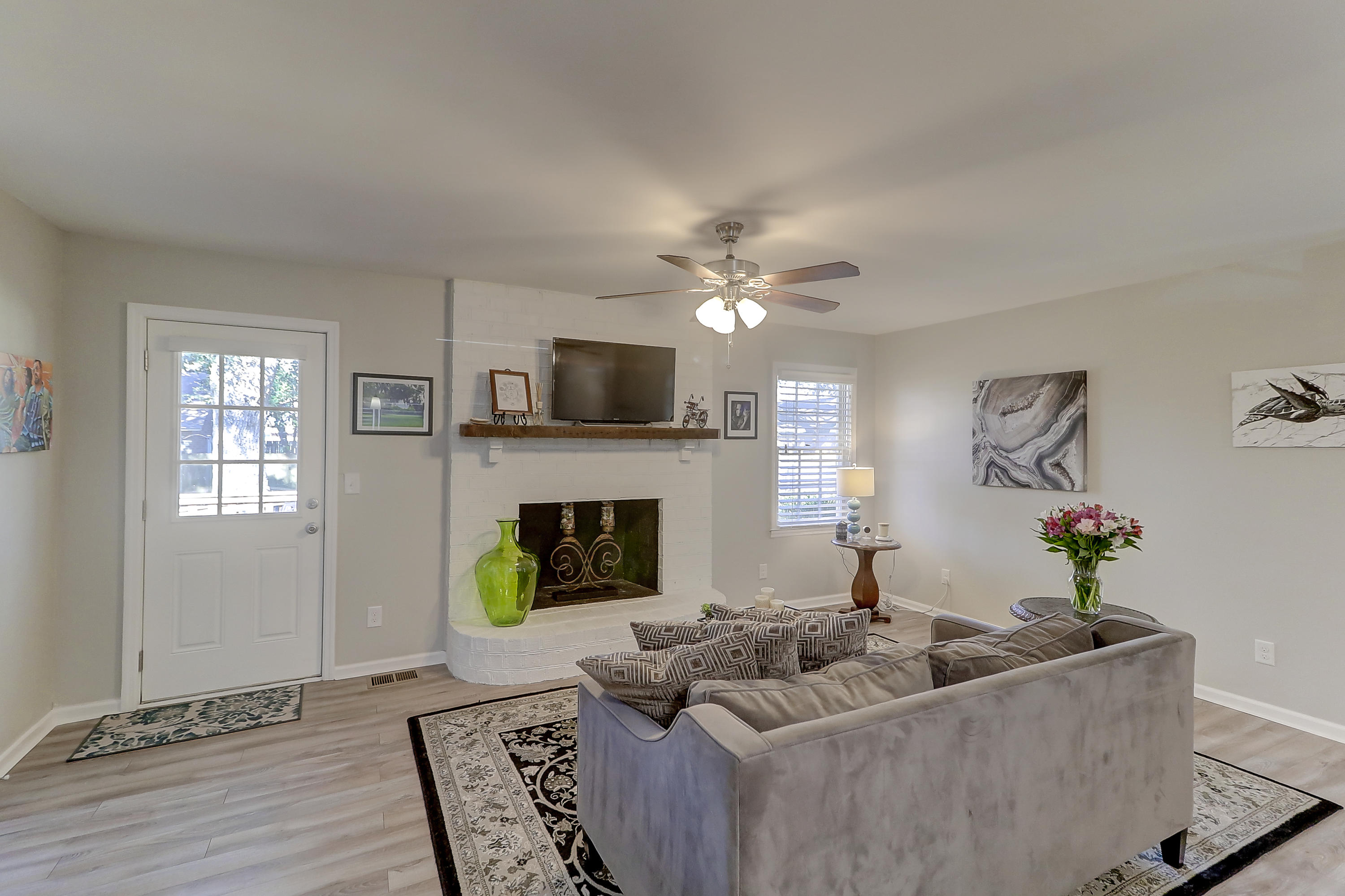 1760 Dogwood Road Charleston, SC 29414 - Photo 10 of 34 1760 Dogwood (10)