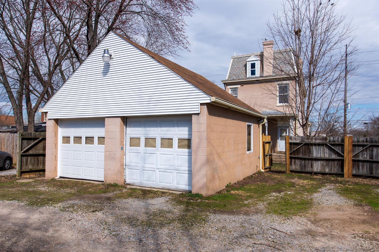 1743 Compton Road Cincinnati, OH 45231 - Photo 4 of 37 Garage