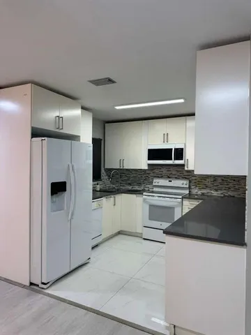 $2,700 | 3167 Cocoplum Circle, Unit 3381, Coconut Creek, FL 33063