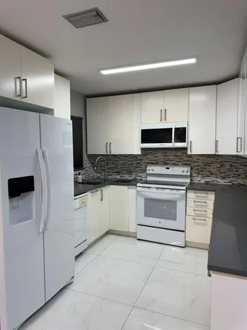 $2,700 | 3167 Cocoplum Circle, Unit 3381, Coconut Creek, FL 33063