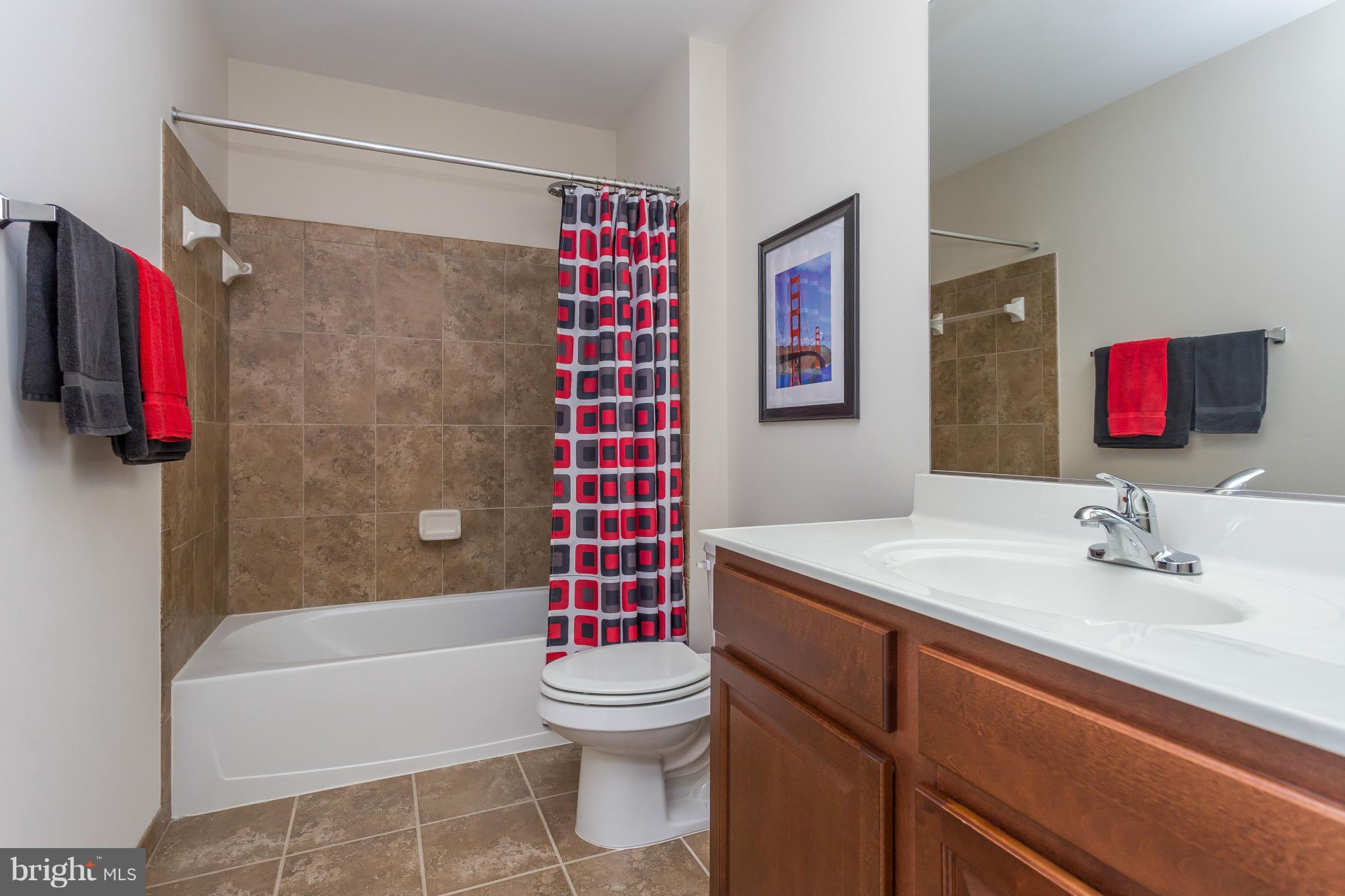 5885 Riverside Drive Woodbridge, VA 22193 - Photo 17 of 24 Hall Bath