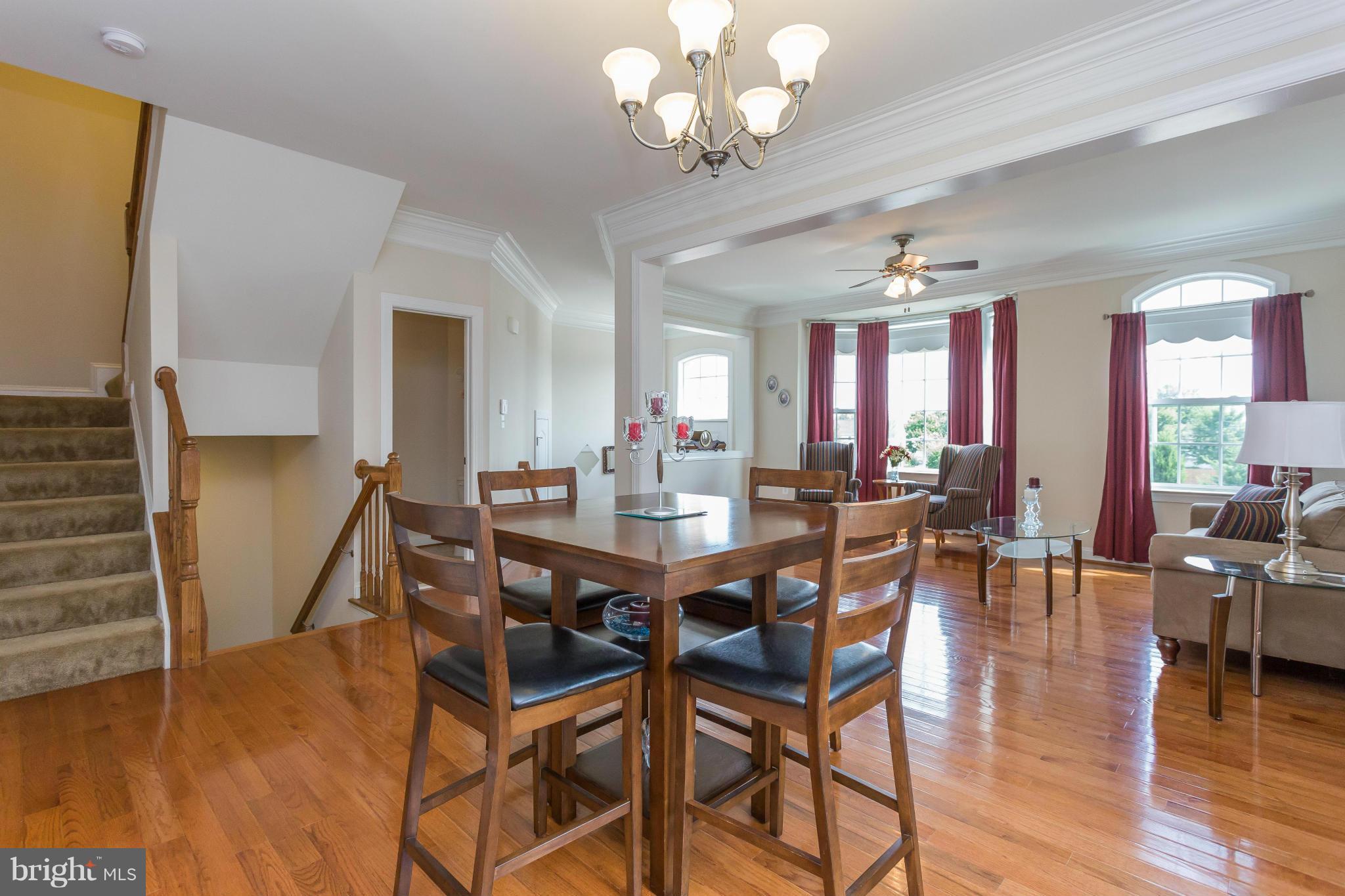 5885 Riverside Drive Woodbridge, VA 22193 - Photo 4 of 24 Dining Room/Living room