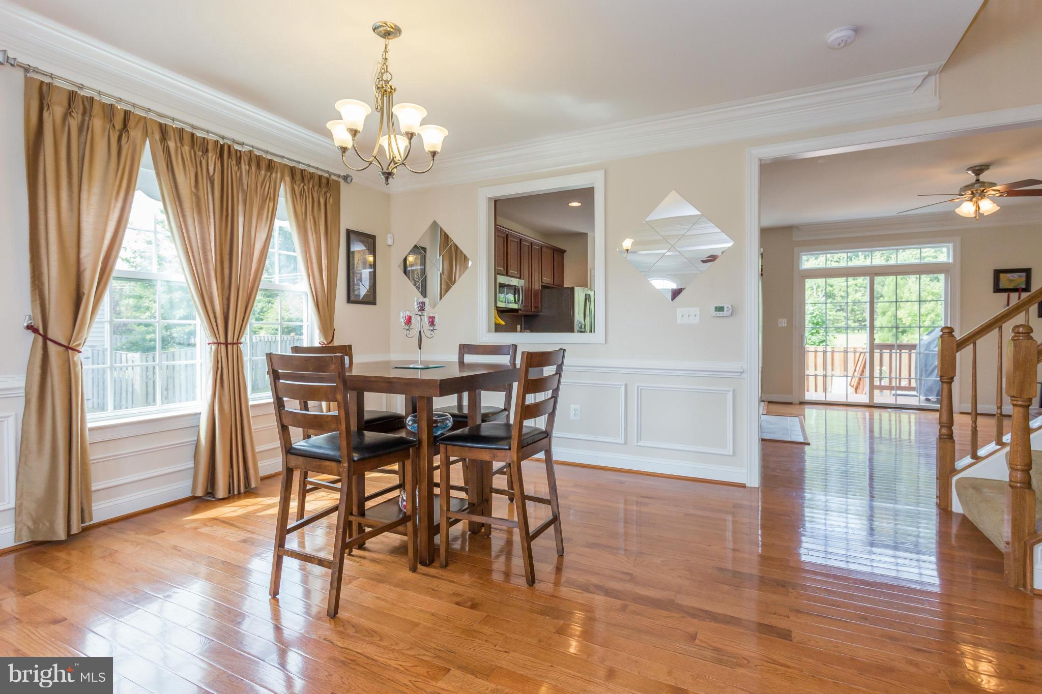 5885 Riverside Drive Woodbridge, VA 22193 - Photo 5 of 24 Dining Room