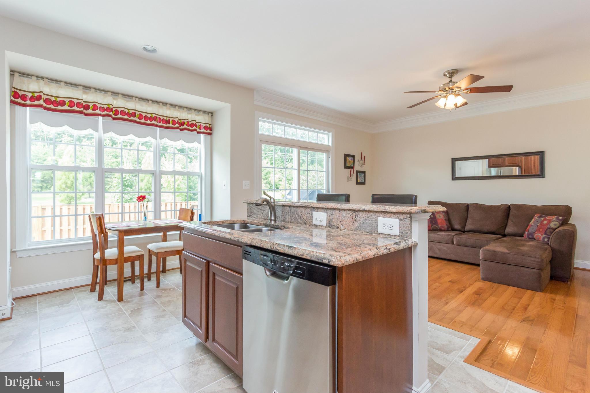5885 Riverside Drive Woodbridge, VA 22193 - Photo 8 of 24 Kitchen/Family Room