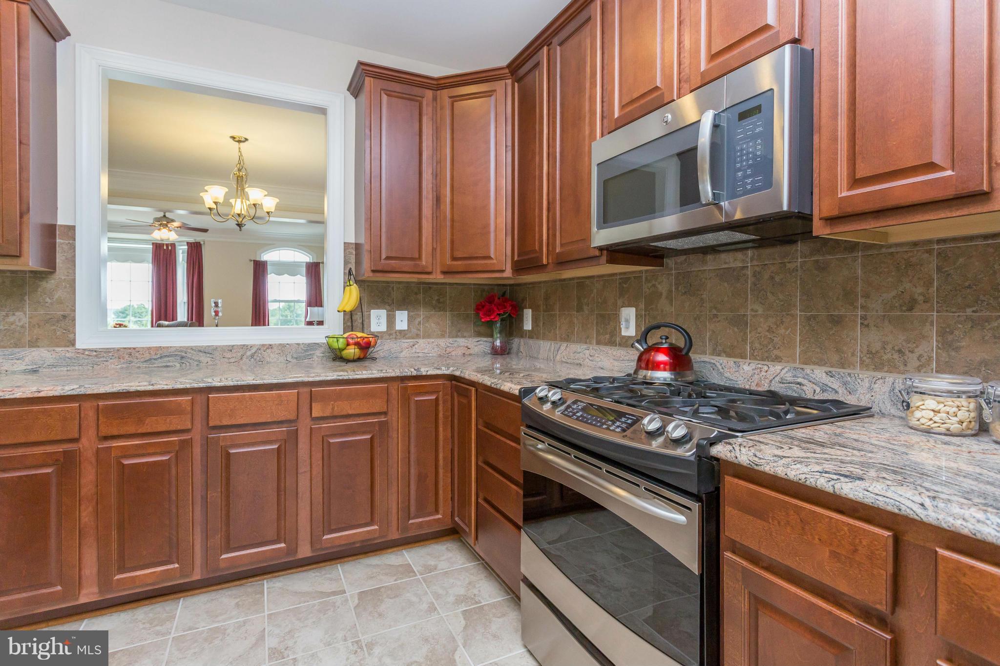 5885 Riverside Drive Woodbridge, VA 22193 - Photo 10 of 24 Kitchen