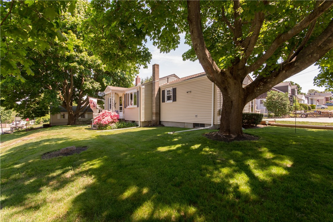 60 Kaufman Road Tiverton, RI 02878 - Photo 2 of 47