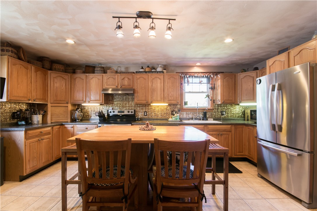 60 Kaufman Road Tiverton, RI 02878 - Photo 5 of 47