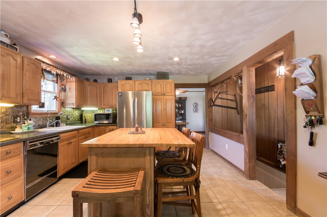 60 Kaufman Road Tiverton, RI 02878 - Photo 7 of 47