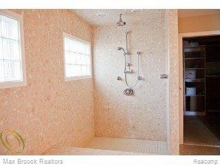 9645 Norman Road Clarkston, MI 48348 - Photo 9 of 16 Huge Master Shower