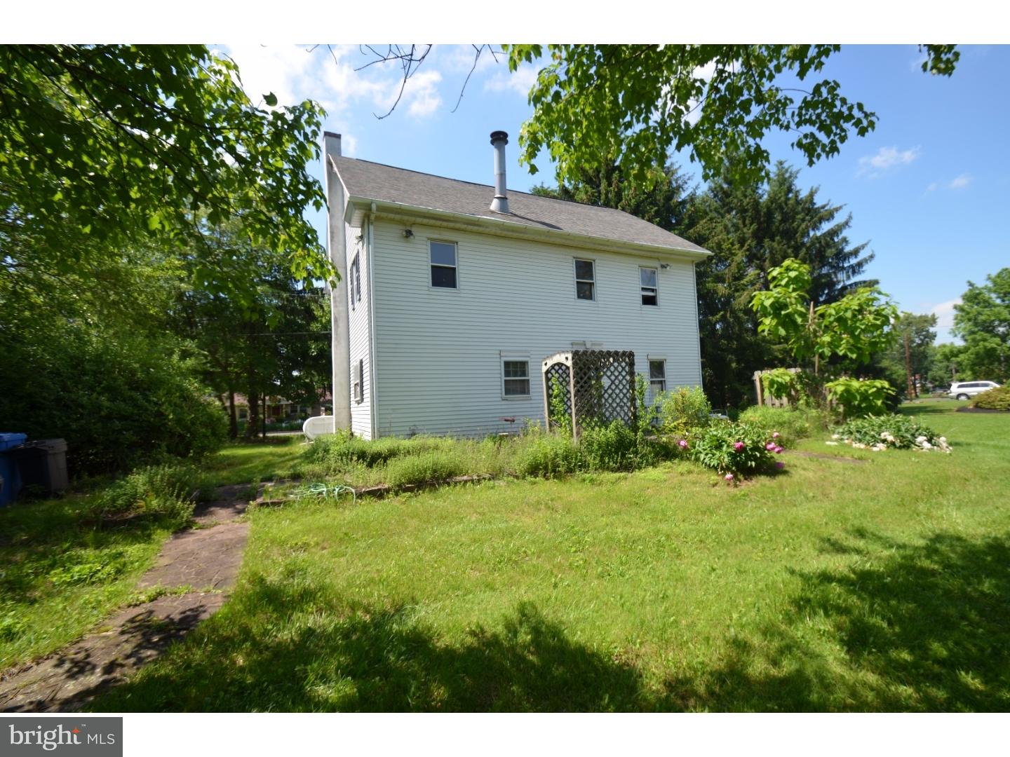 1409 Moyers Road Hatfield, PA 19440 - Photo 5 of 12 Exterior Back