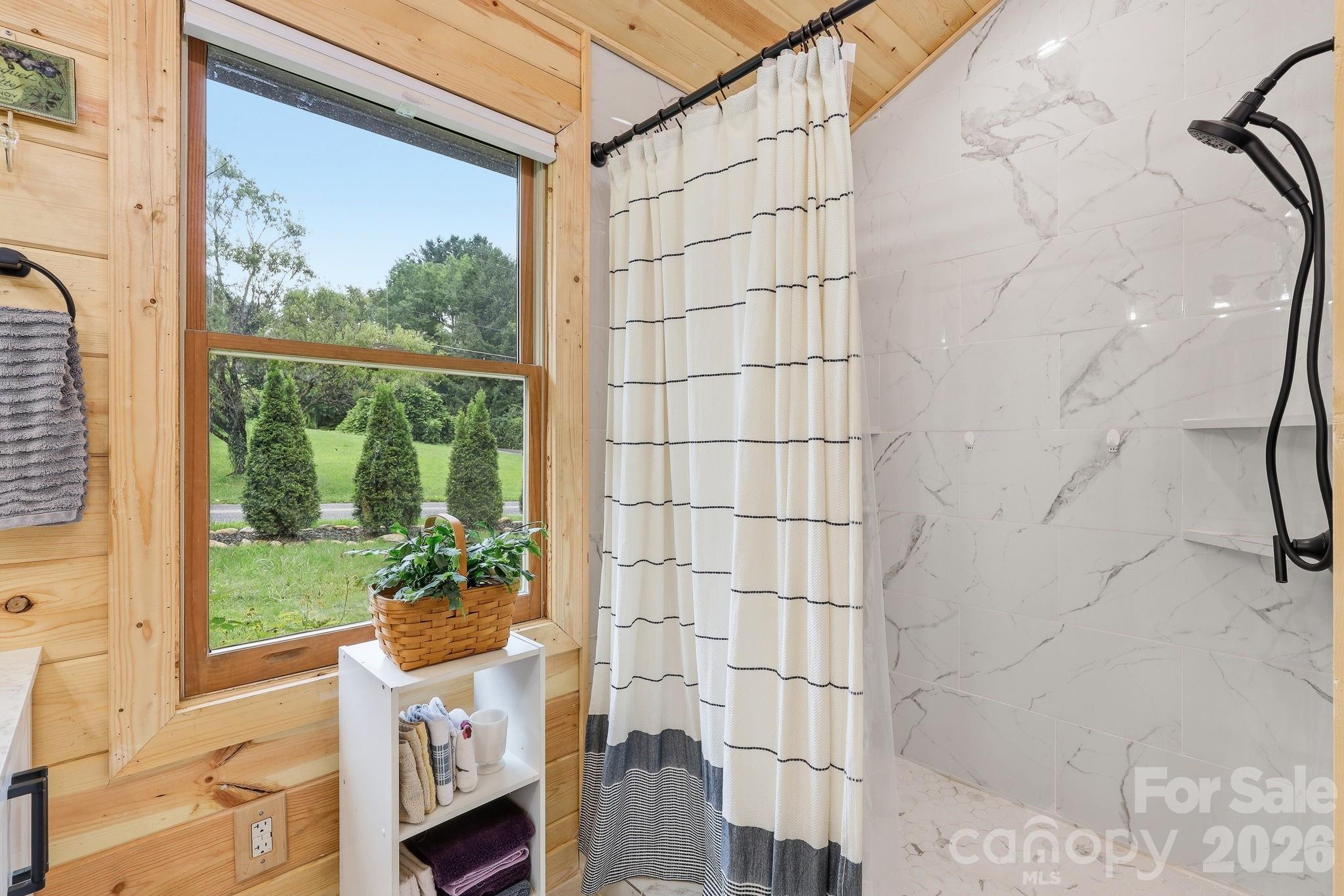 313 Walker Road Waynesville, NC 28786 - Photo 13 of 38 Gallery Image 13