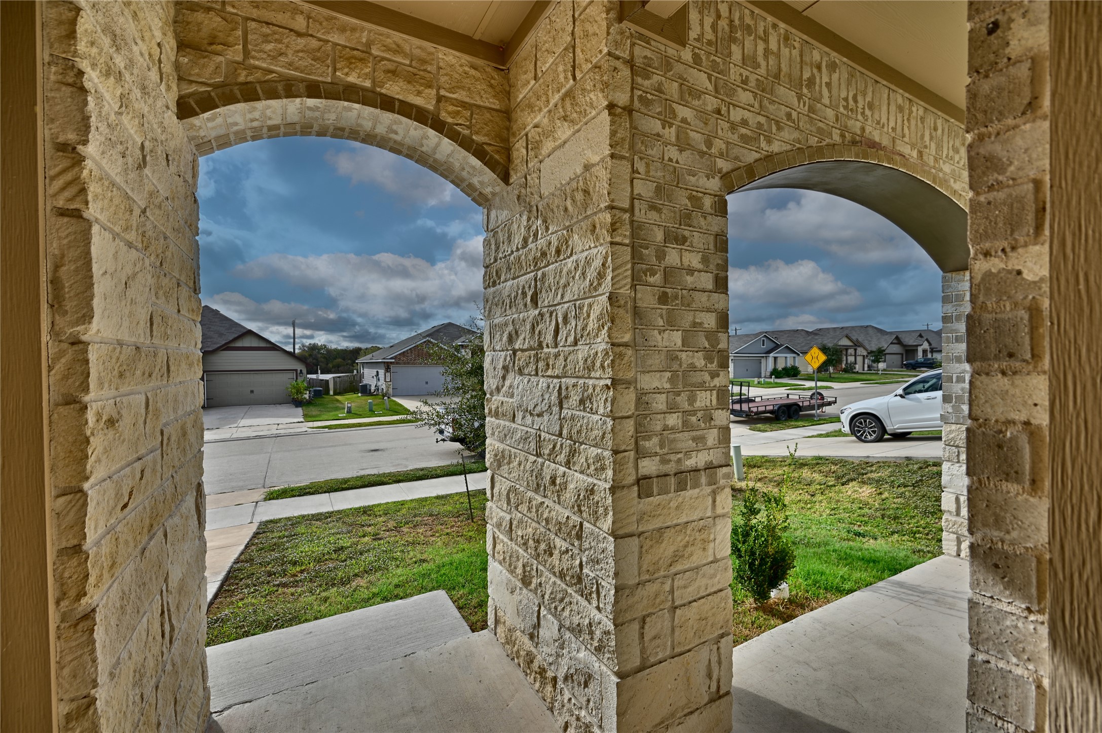 1010 Fannin Street Brenham, TX 77833 - Photo 4 of 30 Front porch view