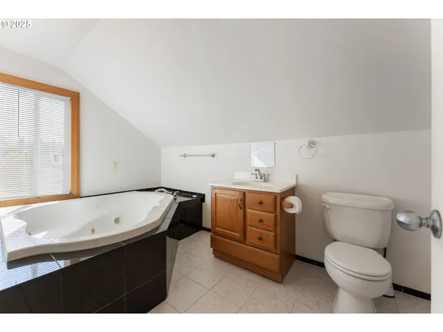 $429,900 | 1408 Northeast 114th Avenue, Portland, OR 97220