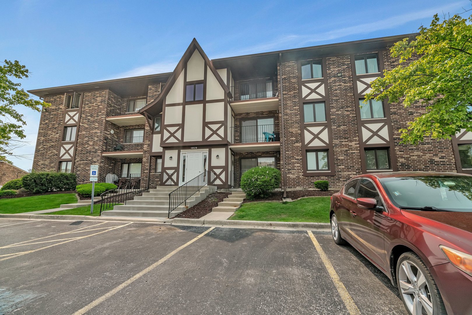 10528 Ridge Cove Drive, Unit 11A Chicago Ridge, IL 60415 - Photo 8 of 26 Gallery Image 8