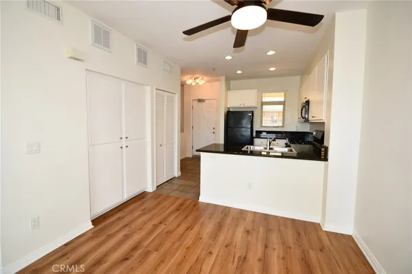 $2,450 | 2742 Cabrillo Avenue, Unit 302, Torrance, CA 90501