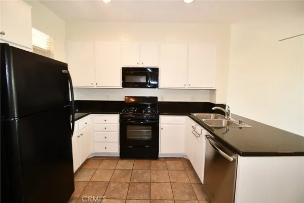 $2,450 | 2742 Cabrillo Avenue, Unit 302, Torrance, CA 90501