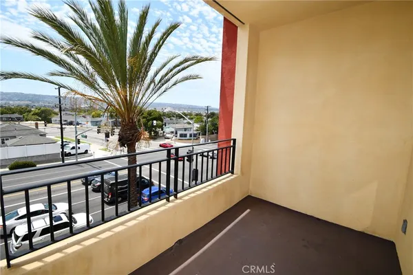 $2,450 | 2742 Cabrillo Avenue, Unit 302, Torrance, CA 90501