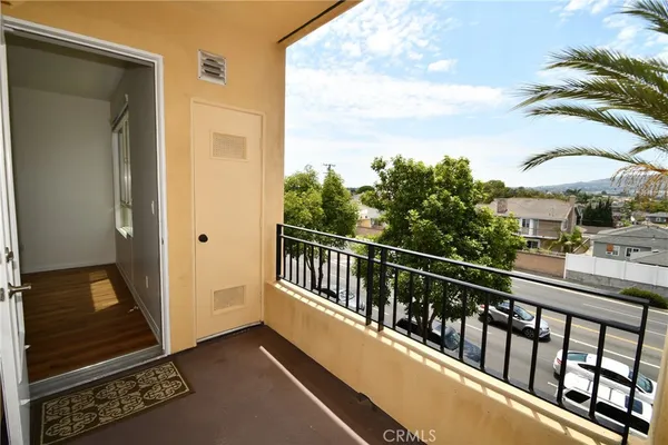 $2,450 | 2742 Cabrillo Avenue, Unit 302, Torrance, CA 90501
