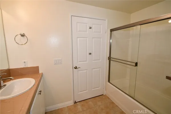 $2,450 | 2742 Cabrillo Avenue, Unit 302, Torrance, CA 90501