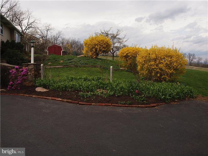 5217 Clauser Road Orefield, PA 18069 - Photo 4 of 25 Gallery Image 4