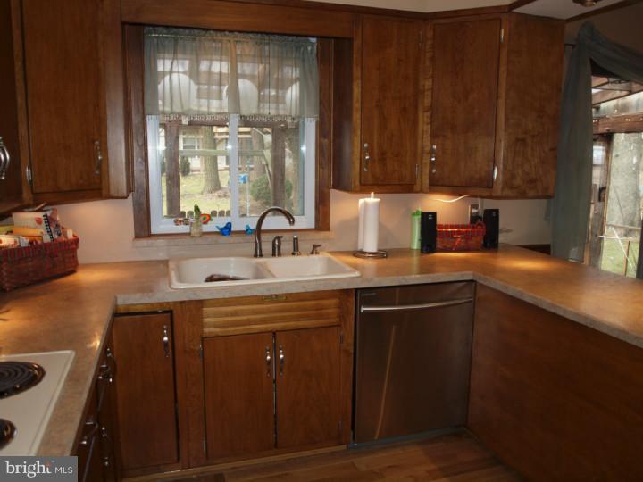 5217 Clauser Road Orefield, PA 18069 - Photo 9 of 25 Kitchen
