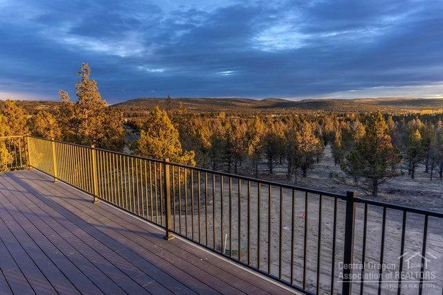 6475 Southeast Riverdance Road Prineville, OR 97754 - Photo 3 of 25 Gallery Image 3